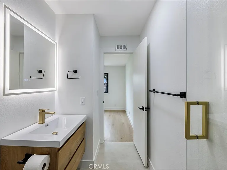 5402 Jefferson St — Photo 56