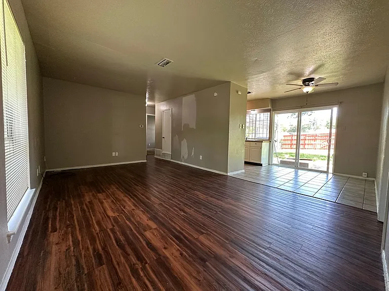 7445 Hillstar Cir — Photo 4