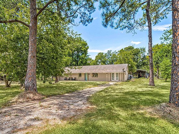 2nd image of 12914 Manor Drive