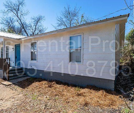 2nd image of 826B Cherokee Ave