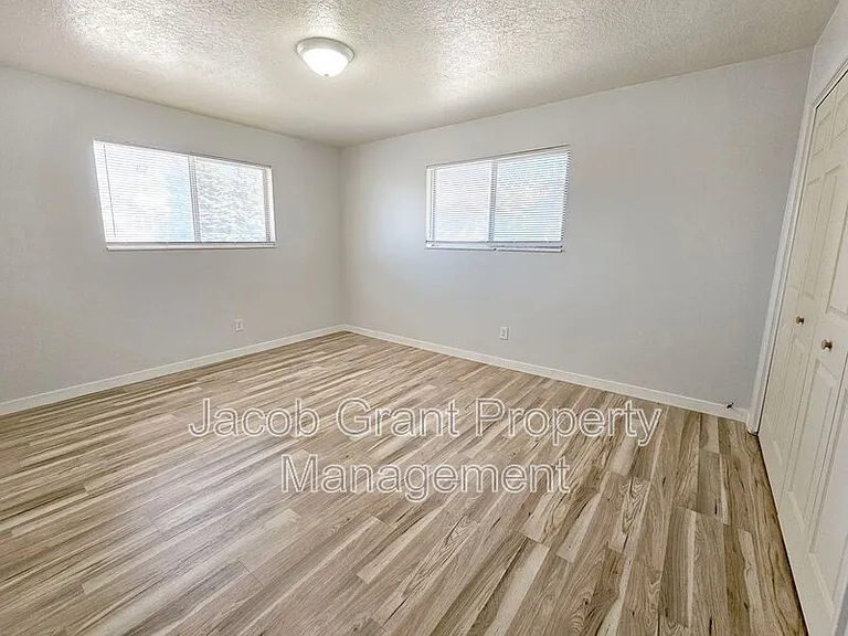 2118 Saint Clair Rd — Photo 9