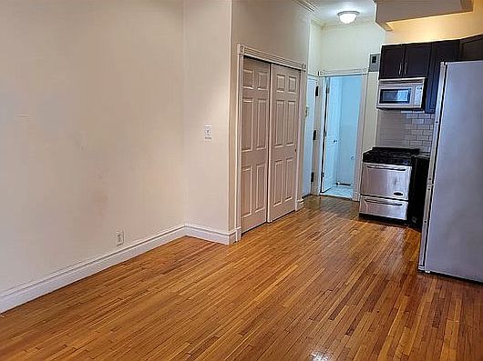 4th image of 407 E 81st St APT 1A