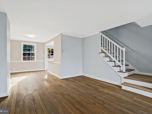 3rd image of 3032 S Abingdon St