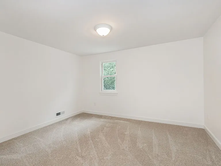 27011 Normandy Rd — Photo 17