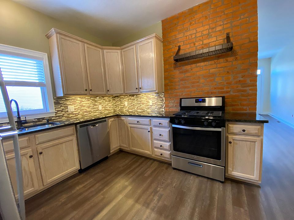 1st image of 2127 Herrick Ave #1