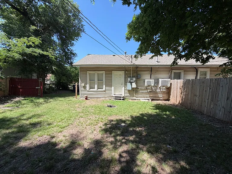 2946 NW 13th St — Photo 10
