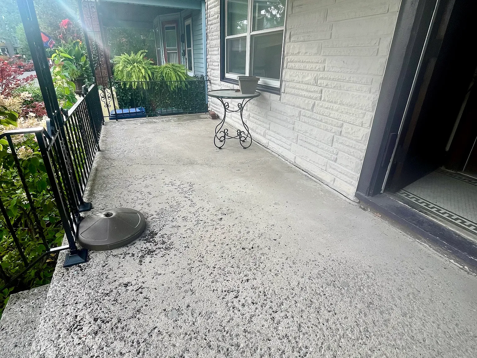 2 bed, 1200 sqft, $1,300 — Photo 2