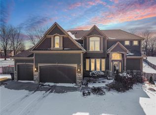 11045 Northridge Dr, Kansas City, KS 66109