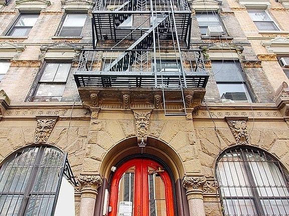 5th image of 222 E 27th St #21