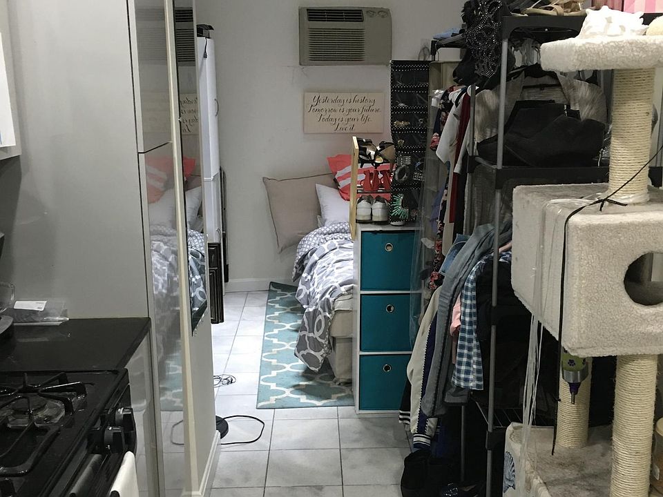 2nd image of 419 Hanover St #A