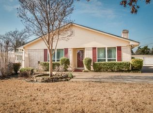 845 N Chattey Rd, Desoto, TX 75115