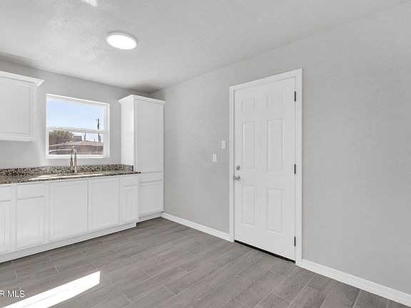 4th image of 4813 Flower Dr