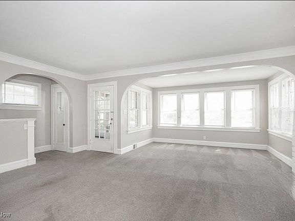 3rd image of 2100 Grovewood Ave