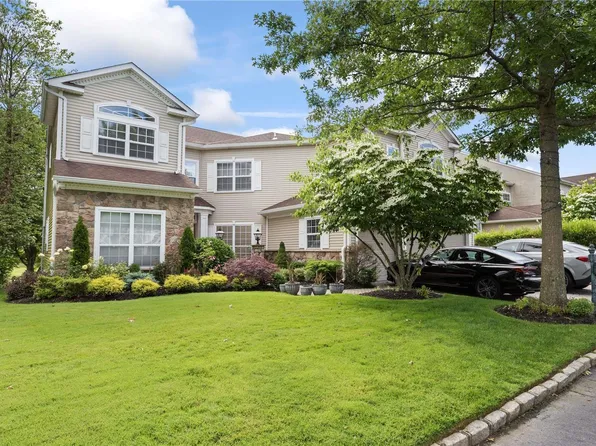 24 Hamlet Drive #1, Mount Sinai, NY 11766