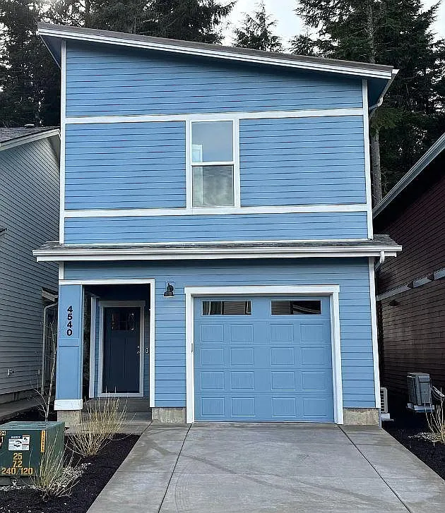 2 bed, 999 sqft, $2,300 — Photo 1