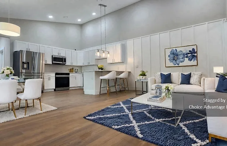6376 W Flanders Ln — Photo 2