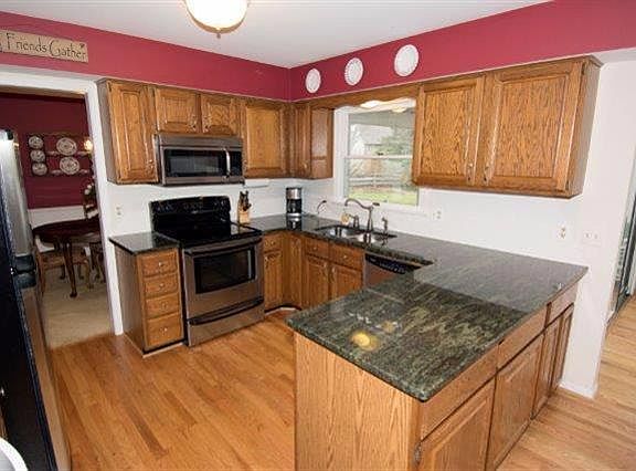 2nd image of 2394 Delaware Ct