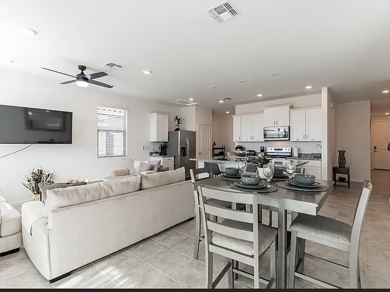 S 223rd Ln — Photo 1