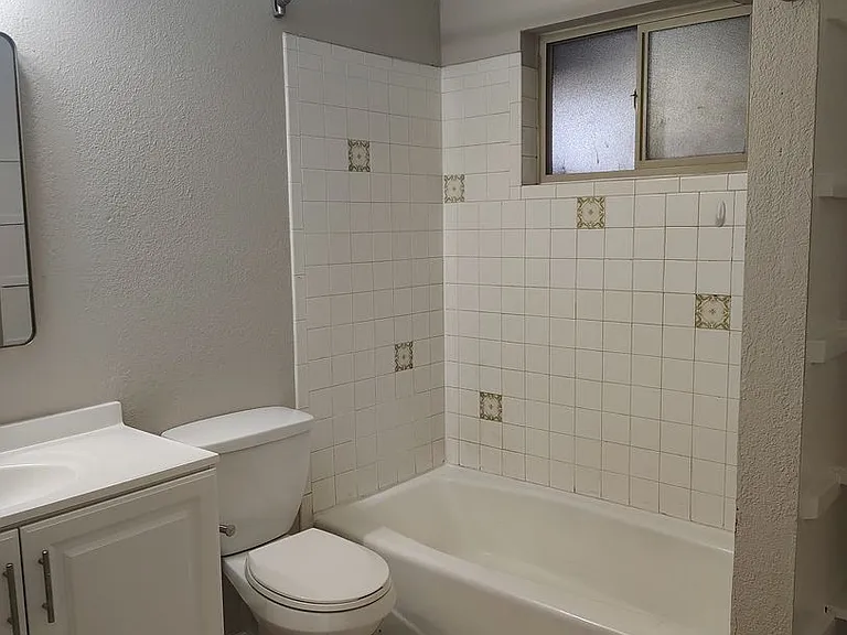 114 Sandia Rd NW #C — Photo 7