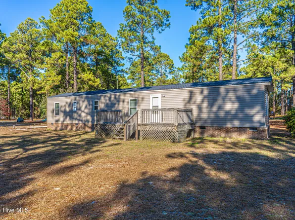 114 York Avenue, Hoffman, NC 28347