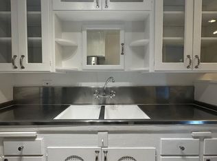 1633 Lyman Pl APT 2, Los Angeles, CA 90027
