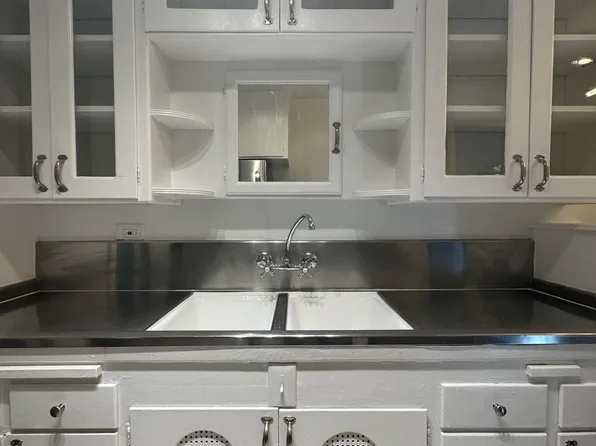 1633 Lyman Pl APT 2, Los Angeles, CA 90027