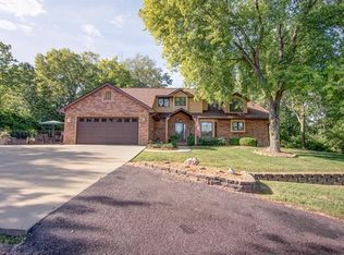 3 Executive Estates Dr, Millstadt, IL 62260