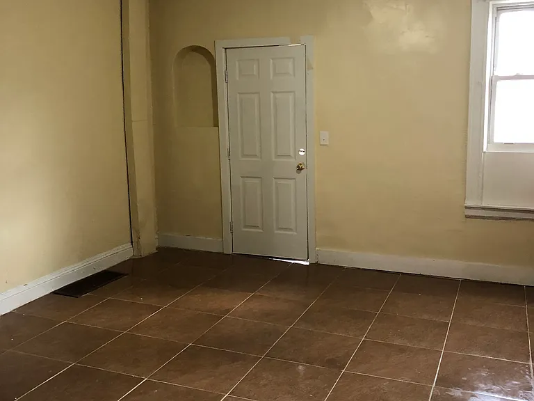 2807 Santa Fe Ave — Photo 11