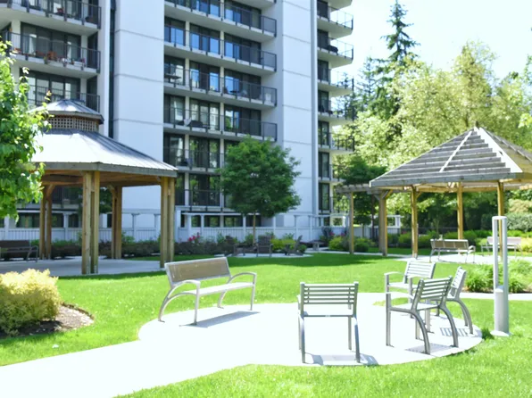 6455 Willingdon Ave #204, Burnaby, BC V5H 4E4