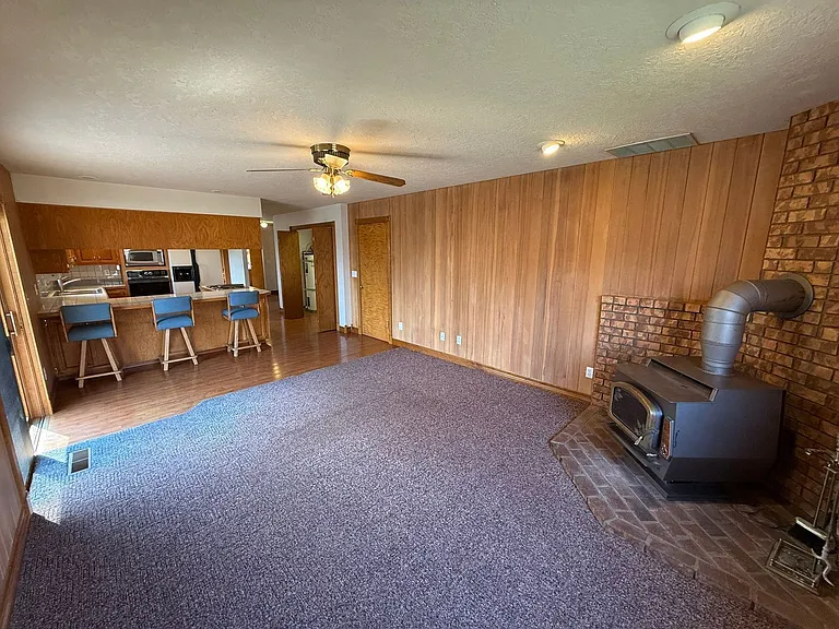 460 SE Conifer Pl — Photo 14