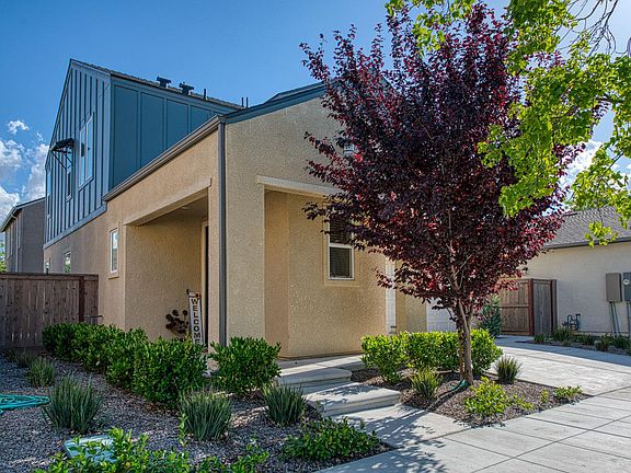 3rd image of 738 Katelyn Ave