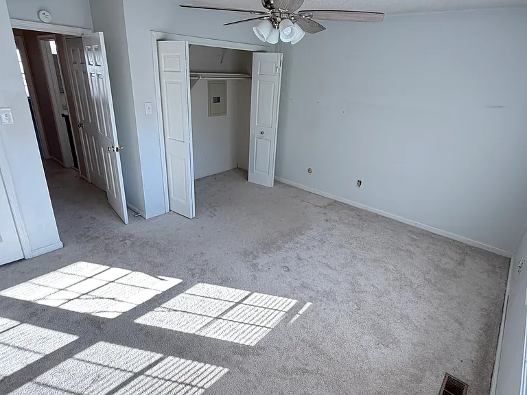 582 Tenbee Ln — Photo 8