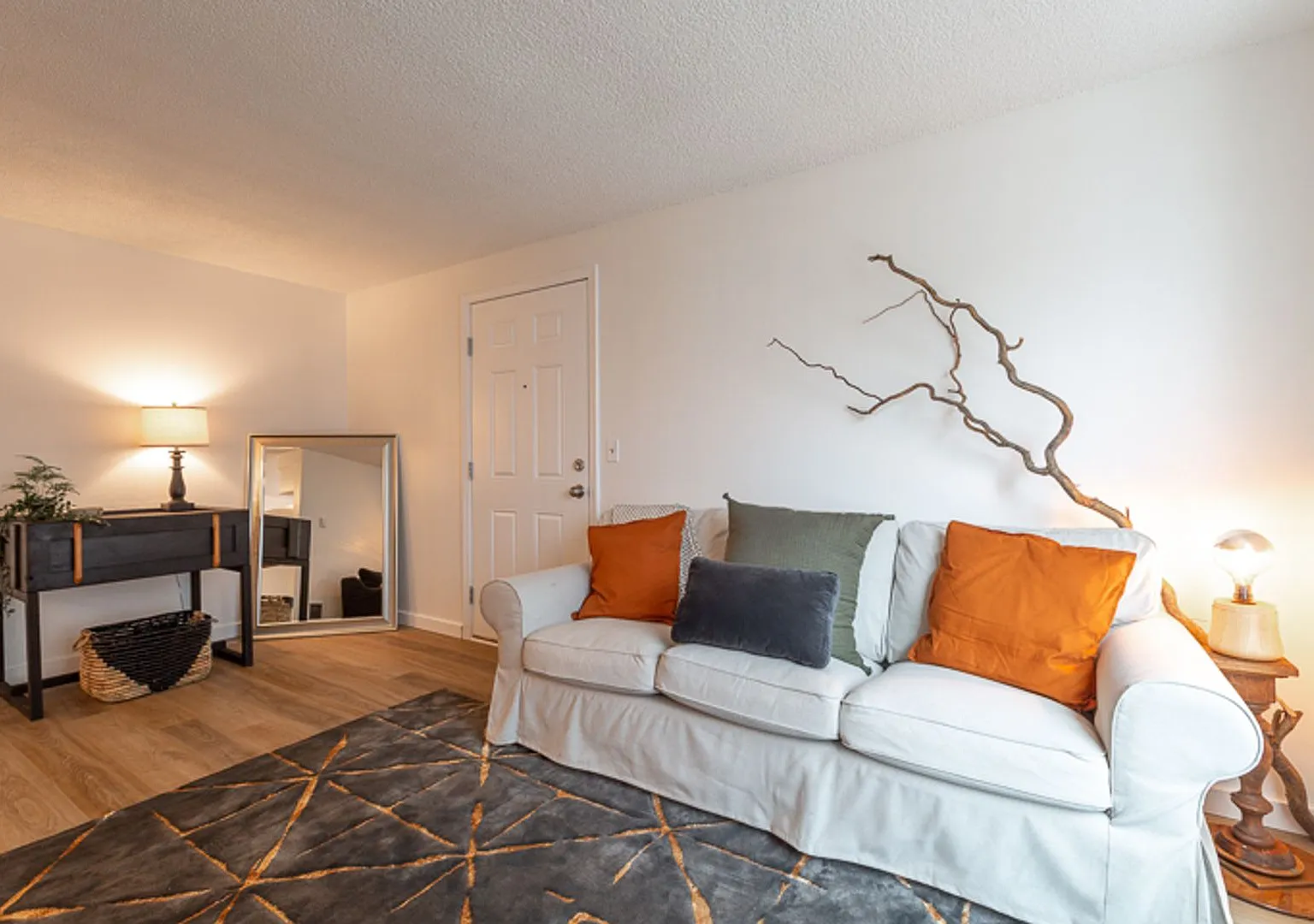 Olive Park Avenue Apartments — Photo 2