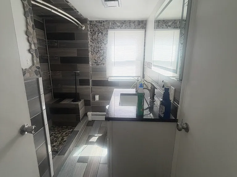 24 Castle Ct #1 — Photo 5