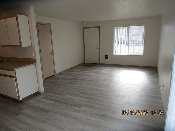 5th image of 397-401 Shamrock St