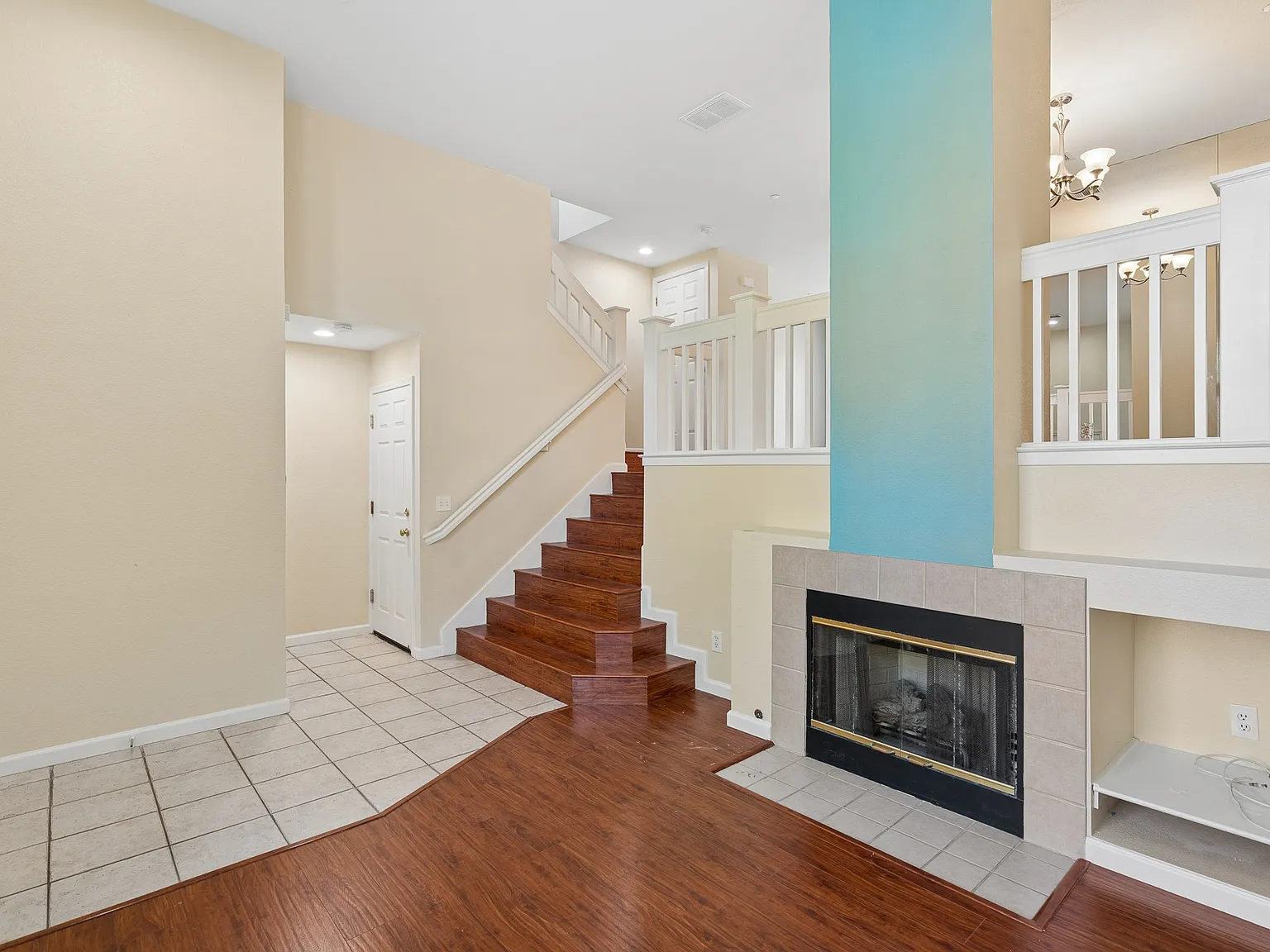 3 bed, 2.5 bath, 1400 sqft, $4,400 — Photo 4