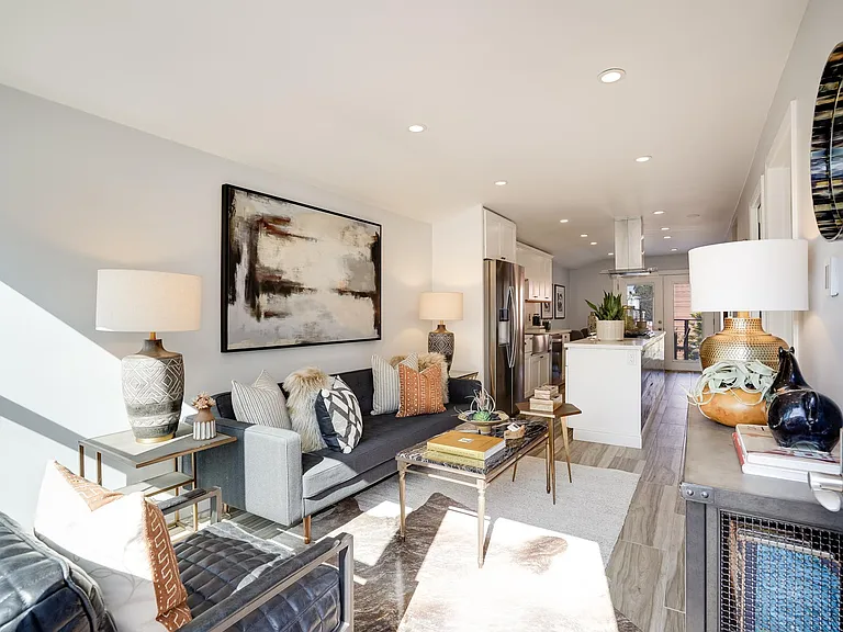 703 Dartmouth St — Photo 1