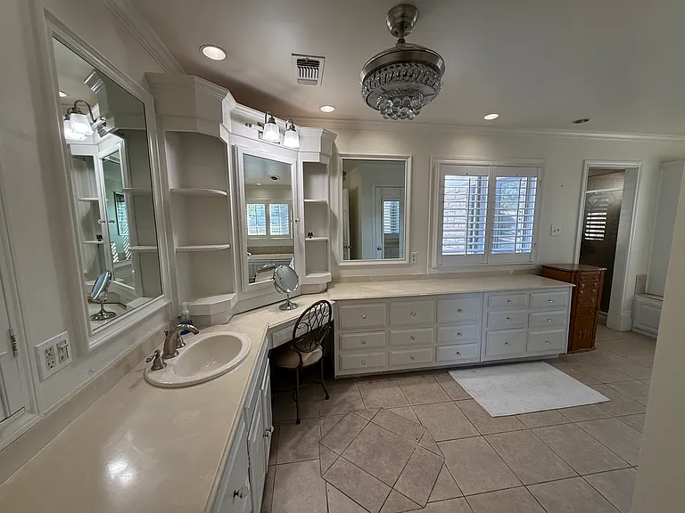 2 Lambert Ct — Photo 40