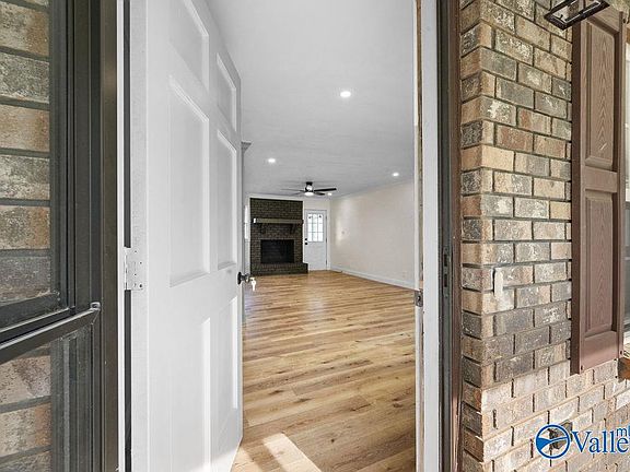 3rd image of 525 Riverwood Dr