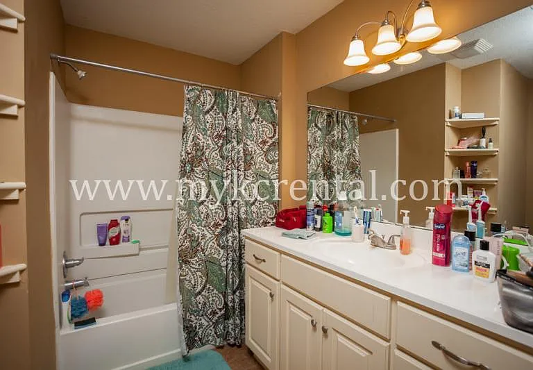 4228 Mission Rd — Photo 6