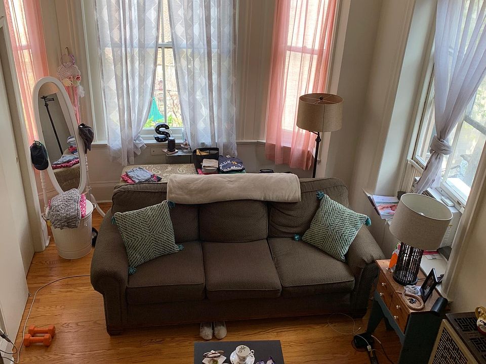 1st image of 1105 Spruce St APT 3R