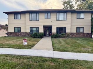509 N 1st St #202, Indianola, IA 50125