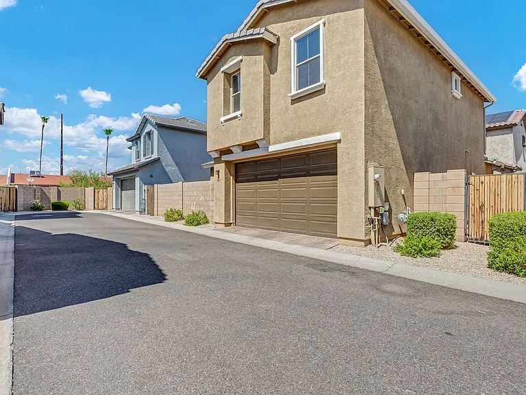 5662 E Butte St — Photo 30