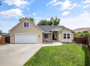 500 Paver Ct, Benton City, WA 99320