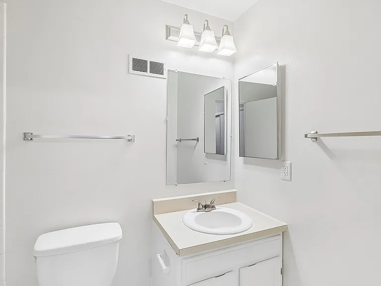 14-web-or-mls-4705 Andover Ct Unit 17M-S1007-012
