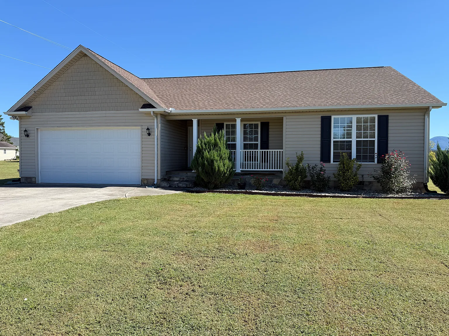 3 bed, 1496 sqft, $1,700 — Photo 2