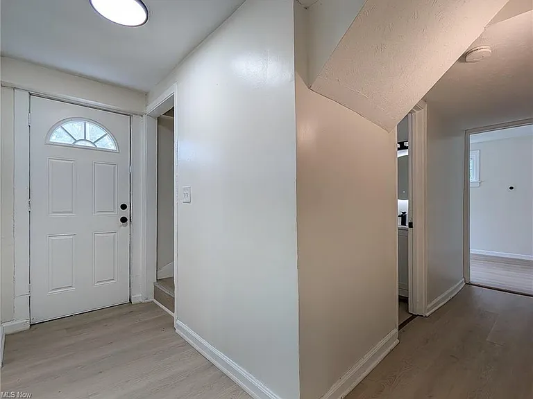 14817 Naples Ave — Photo 11