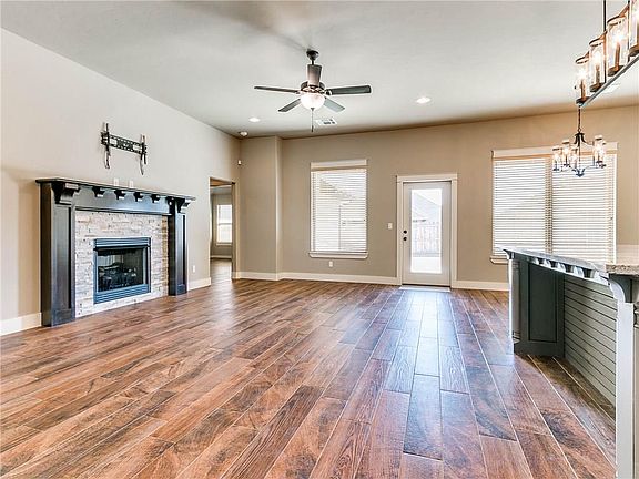 4th image of 13324 Outdoor Living Dr