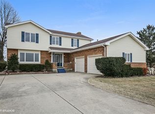 48W809 Immelman Ln, Hampshire, IL 60140