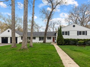 825 Highview Ter, Lake Forest, IL 60045